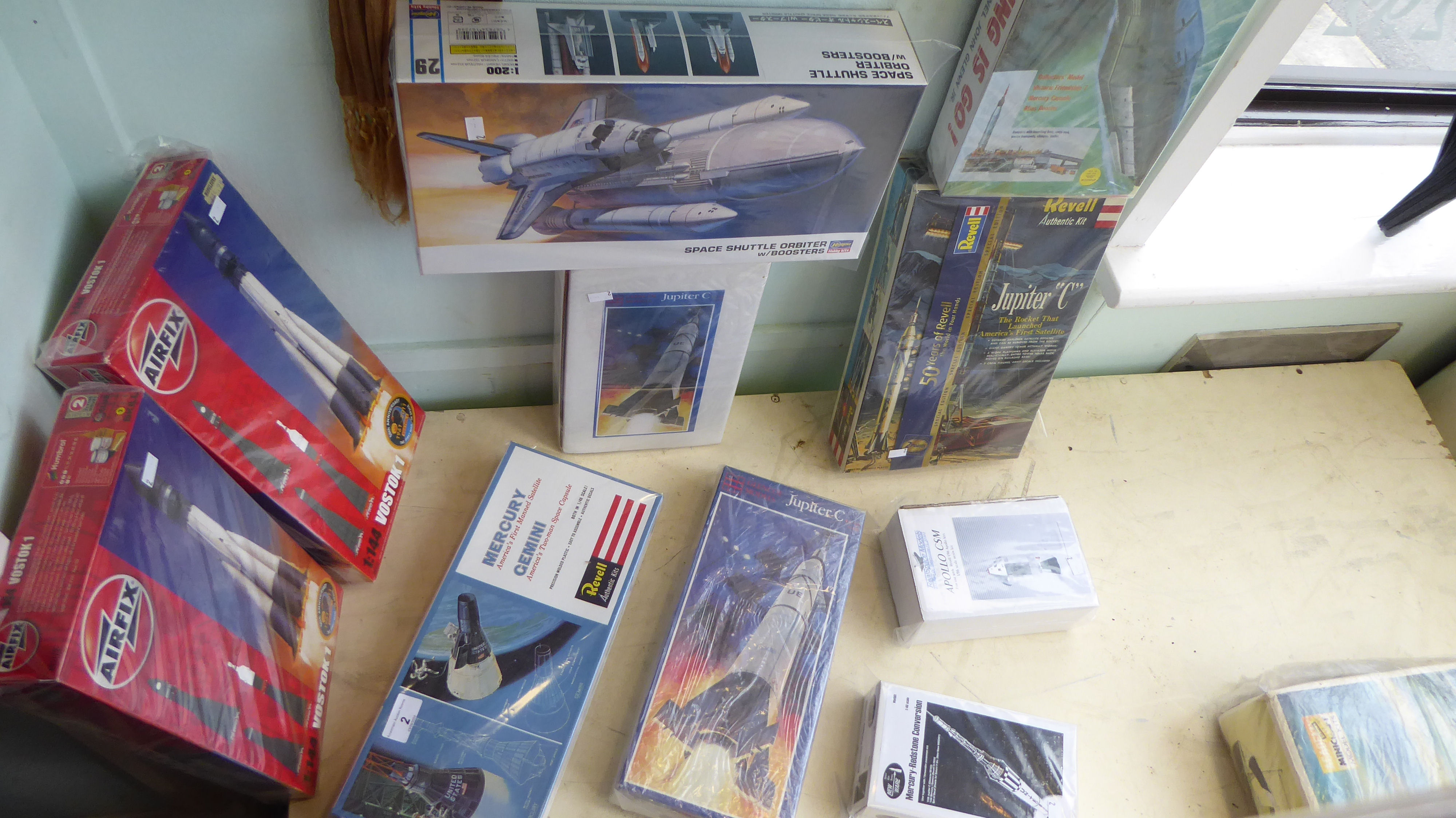 Model kits relating to space travel: to include an Airfix Vostok 1 boxed (completeness not