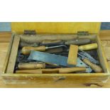 Mid 20thC carpenter's handtools: to include a spokeshave;