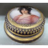 An early 20thC Vienna porcelain trinket box,