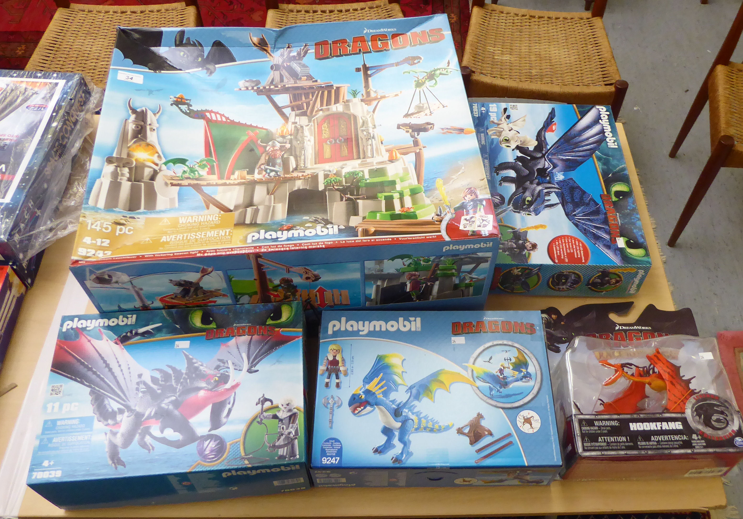 Playmobil Dreamworks dragons toys: to include a fort boxed (completeness not guaranteed) CA