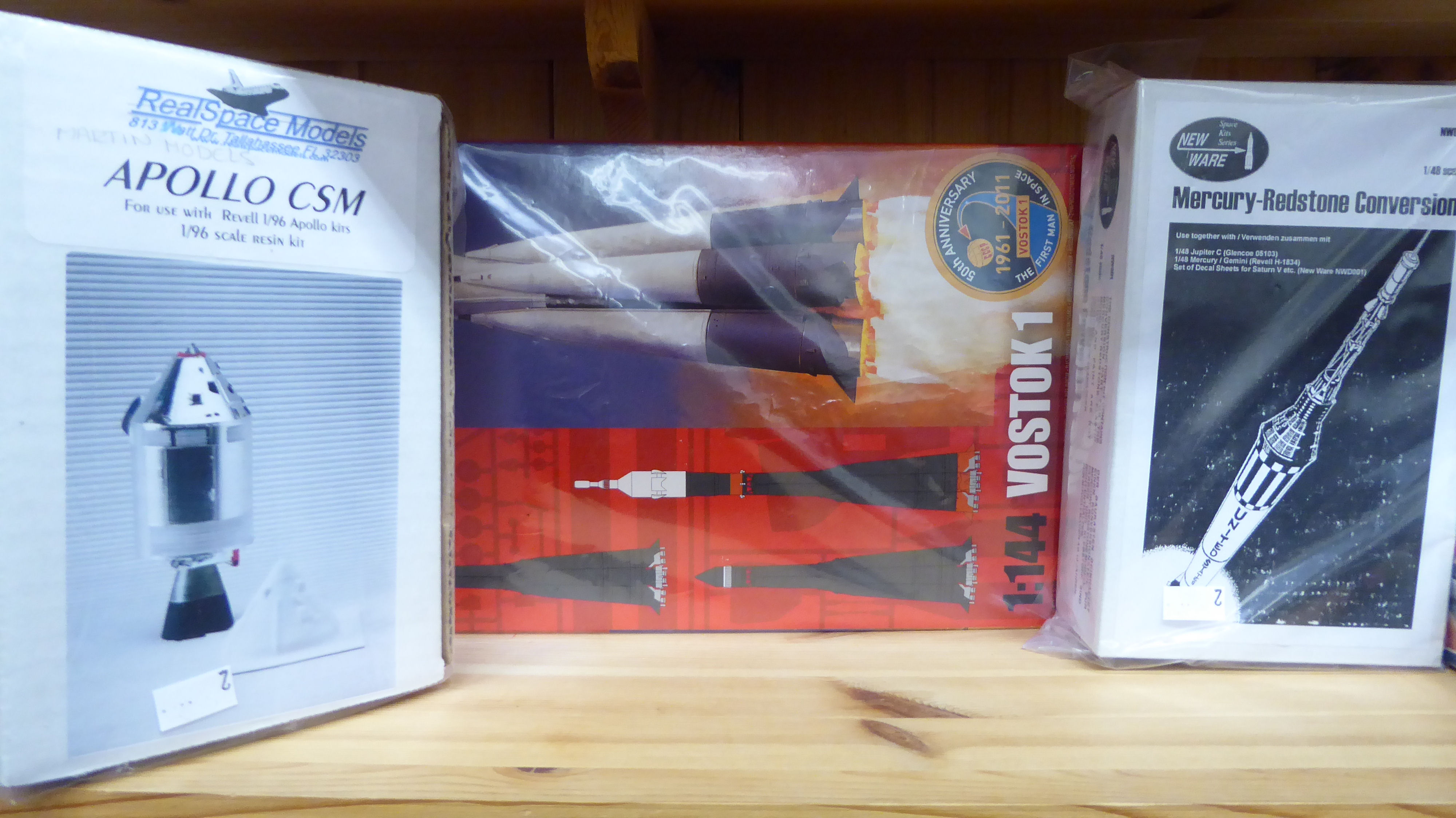 Model kits relating to space travel: to include an Airfix Vostok 1 boxed (completeness not - Image 4 of 6