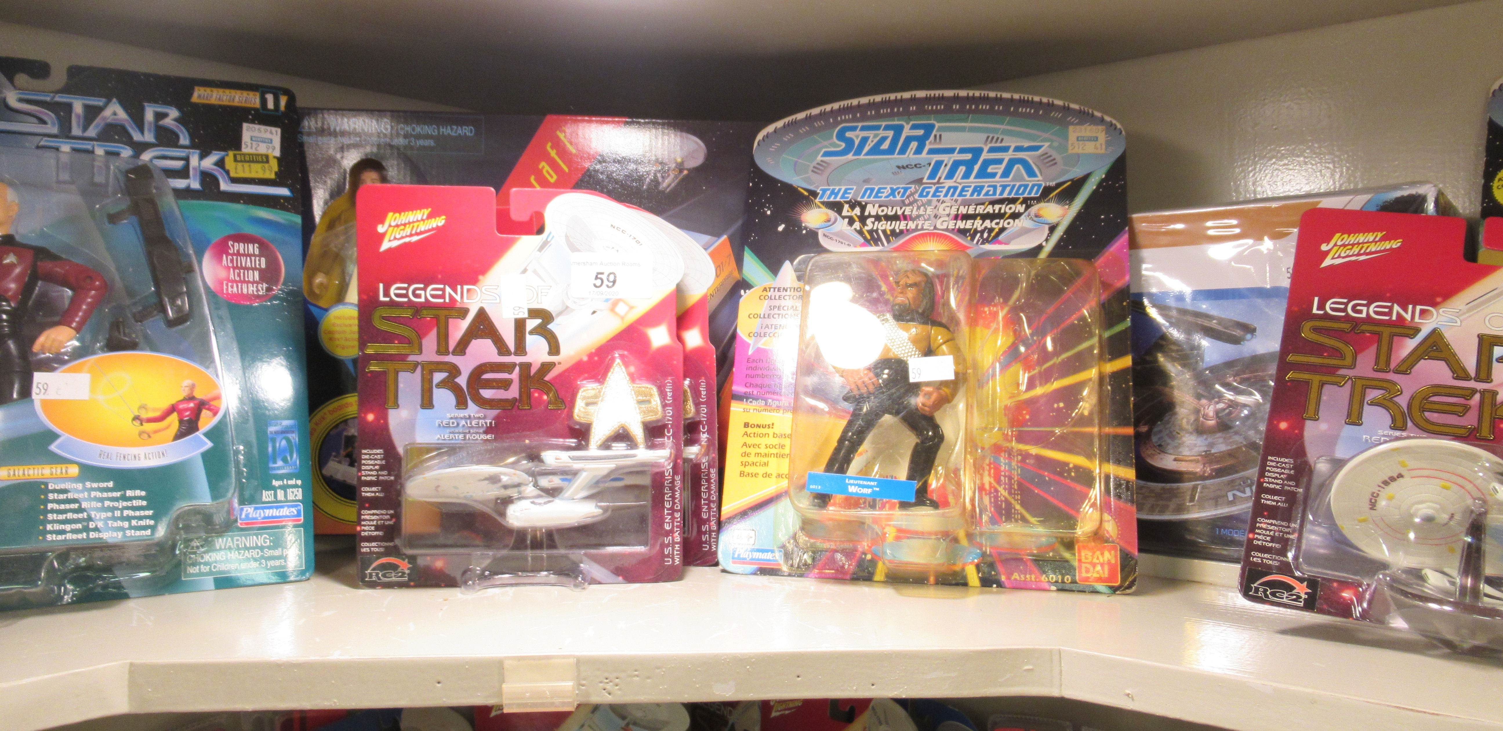 Star Trek related collectables: to include a Legends Klingon Battle Cruiser boxed (completeness - Image 4 of 5