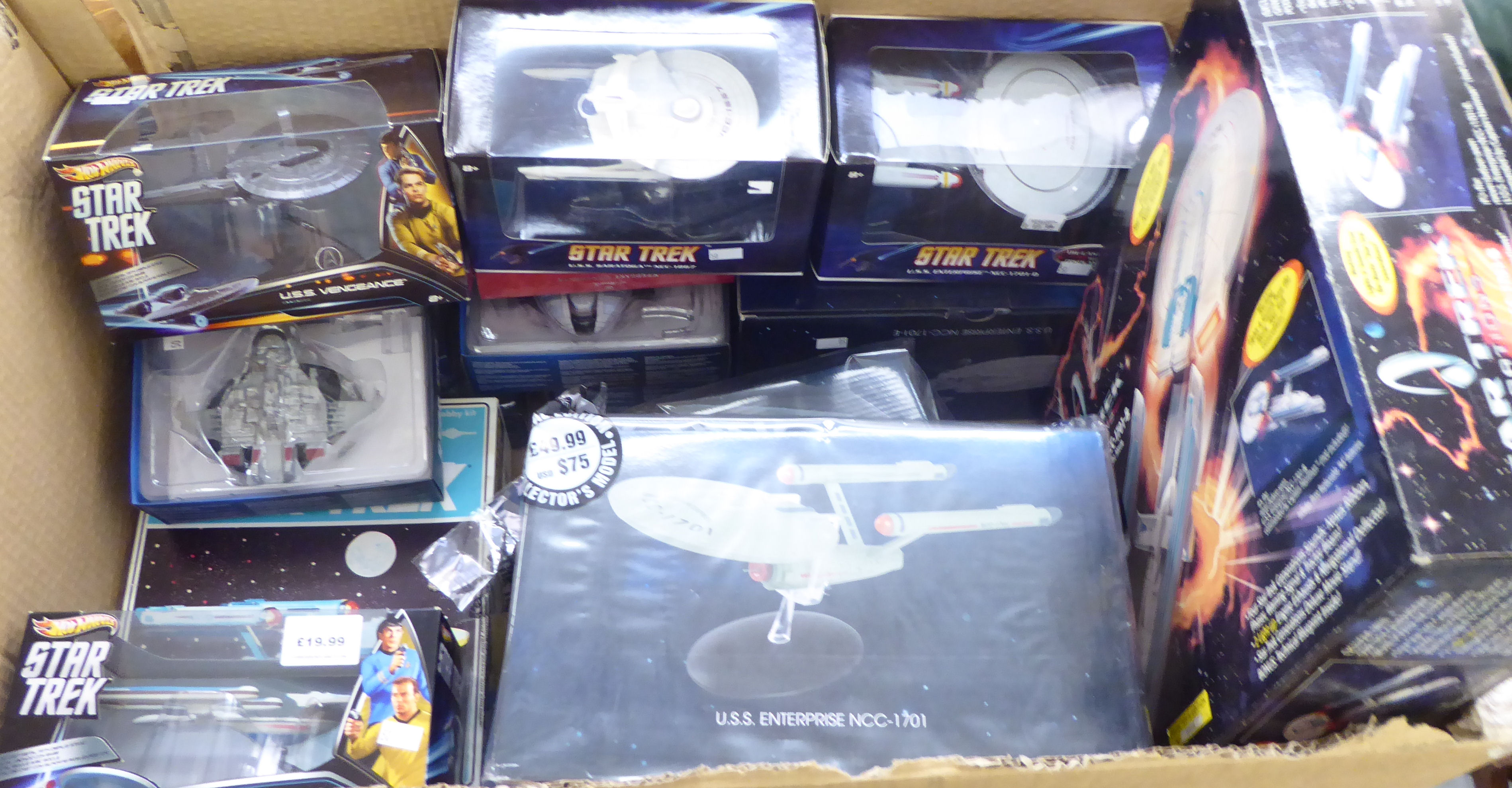 Star Trek related collectables: to include an AMT USS Enterprise boxed (completeness not