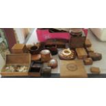 Collectable boxes: to include an early 20thC oak trinket box,