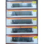 N gauge model railway coaches by Arnold boxed CA