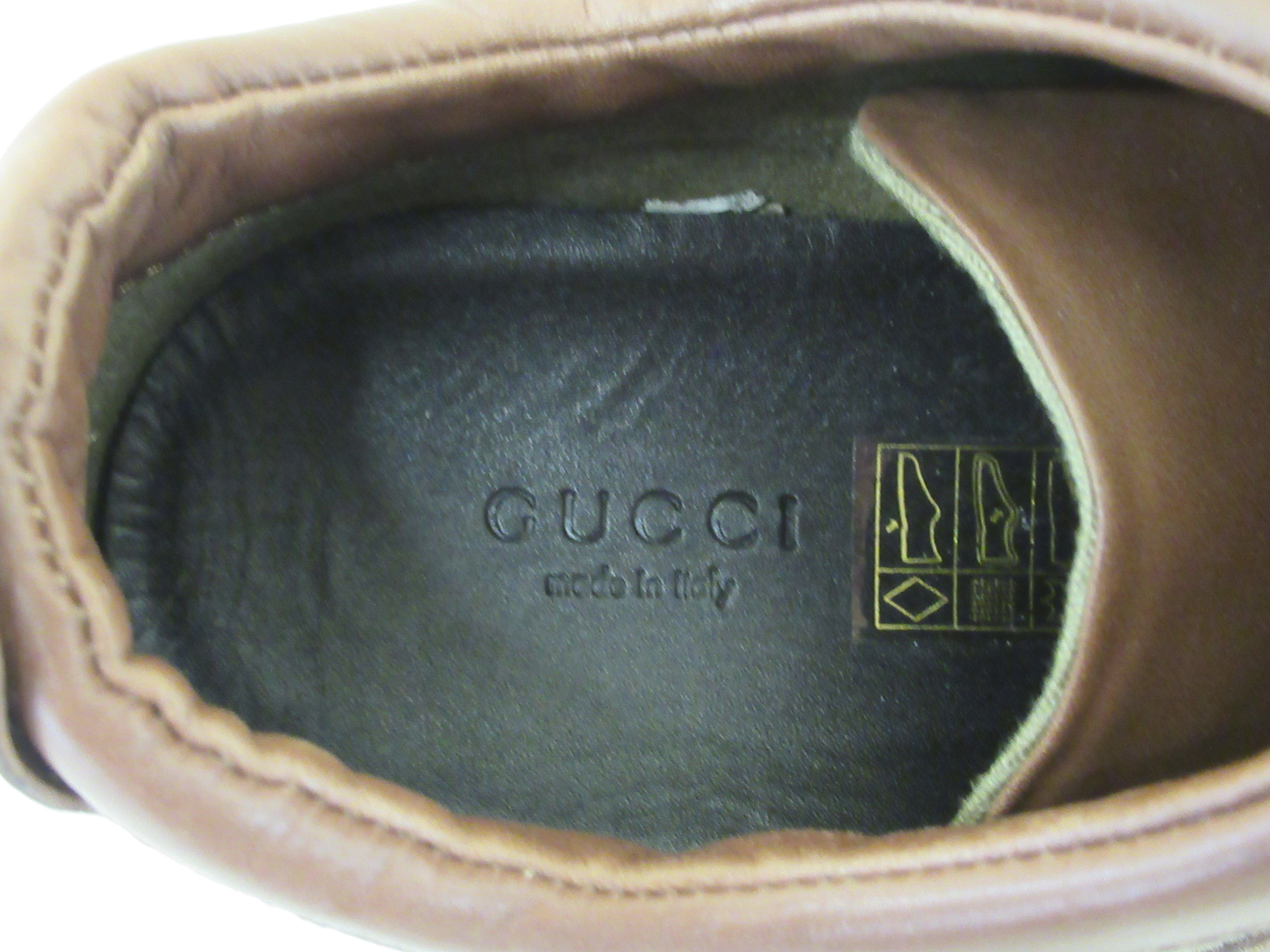 Ladies shoes, viz. three pairs of Gucci sportswear shoes approx. - Image 3 of 3