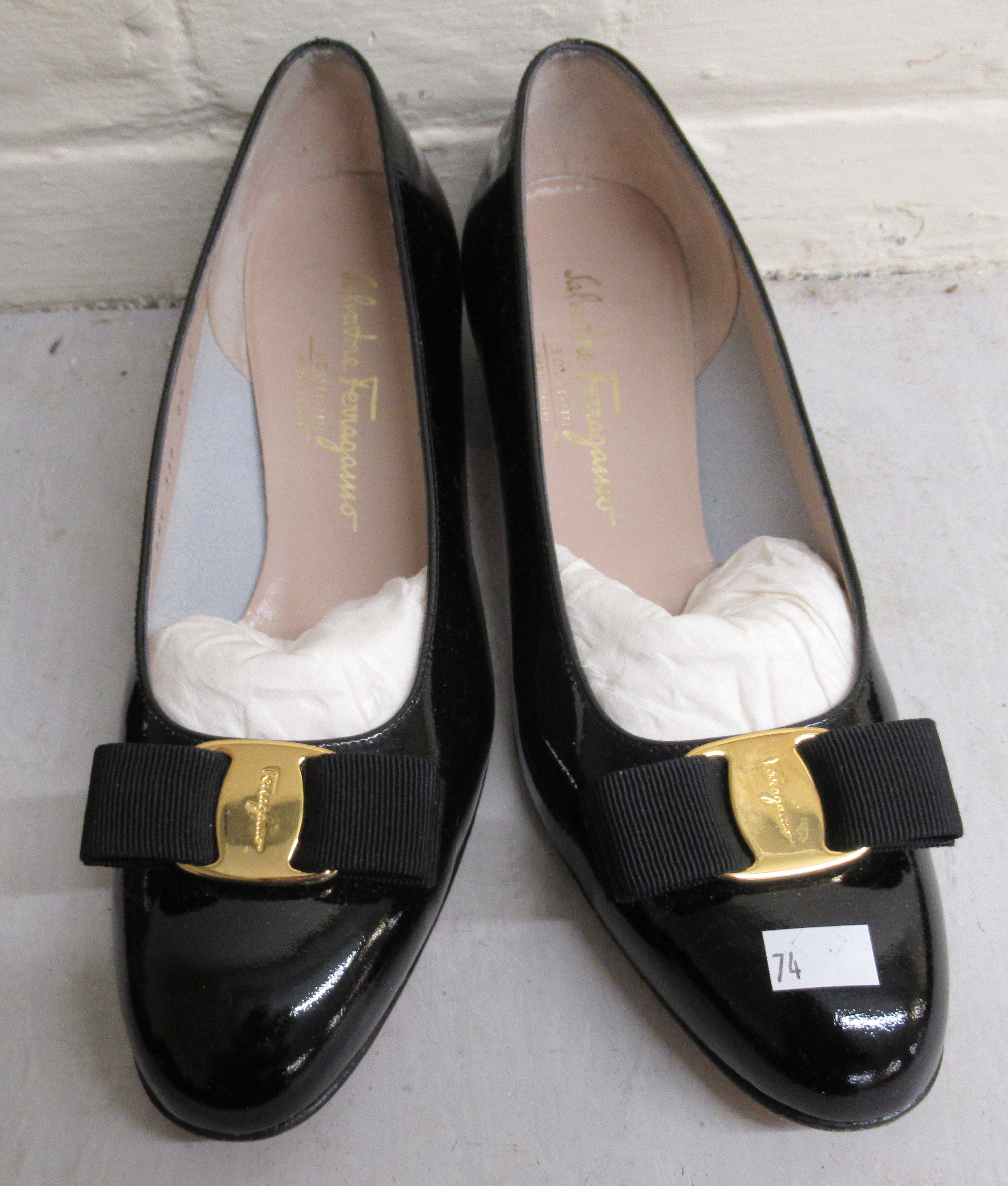 Ladies shoes, viz. five pairs by Salvatore Ferragamo approx. - Image 2 of 6