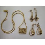 Gold and yellow metal jewellery: to include a 9ct gold dragon necklet 11