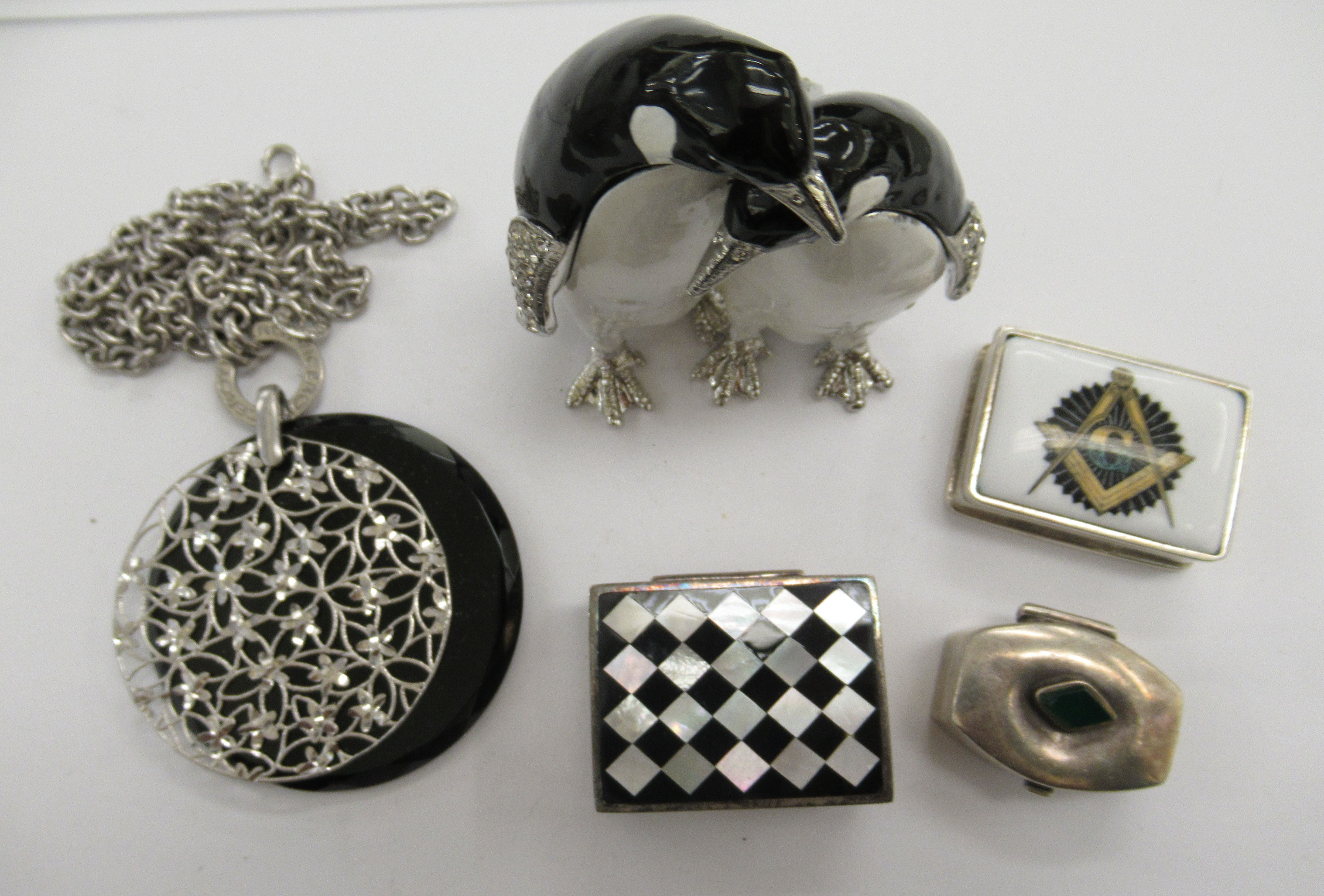 Small collectables: to include a white and black enamelled trinket box, - Image 2 of 3