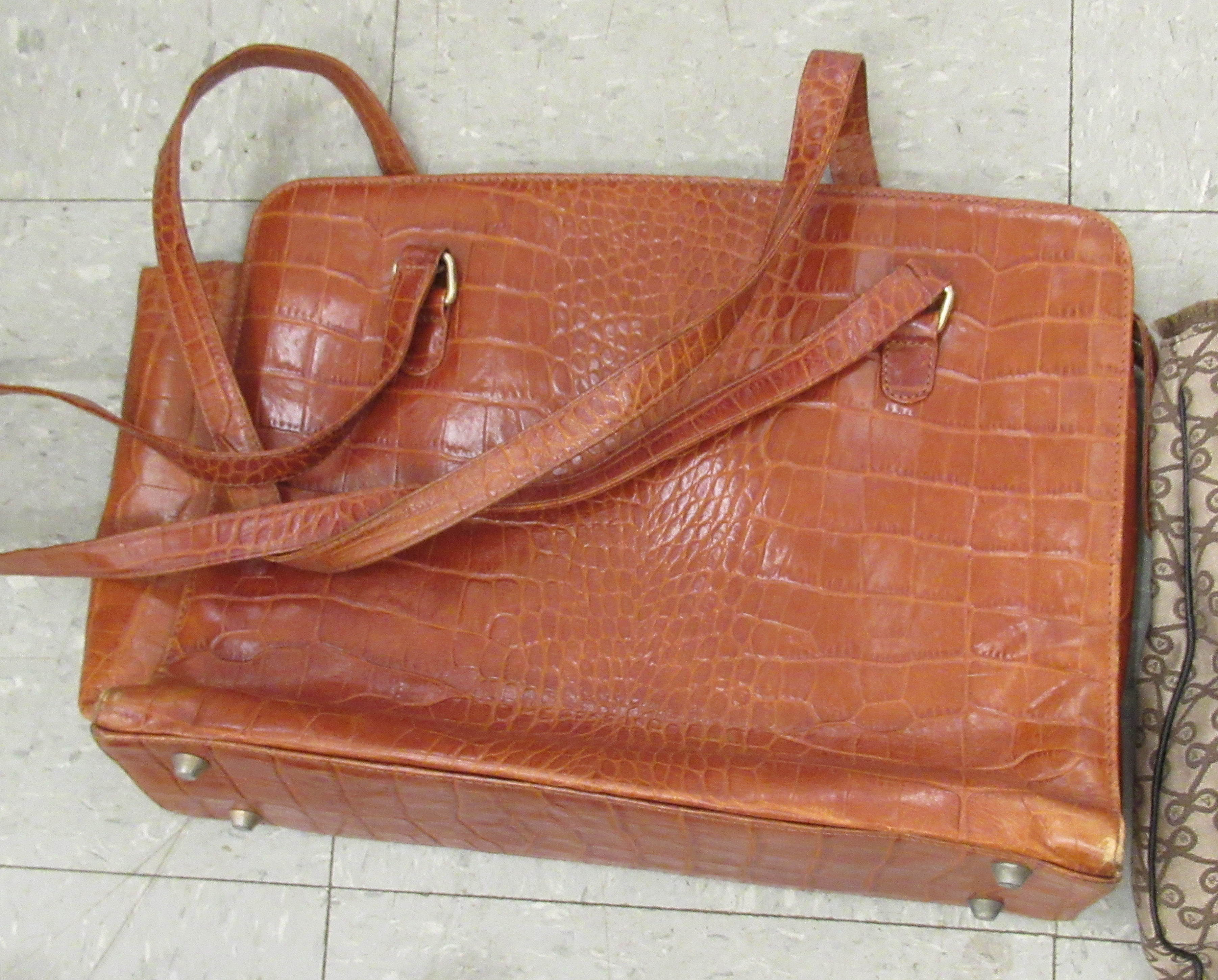 Ladies fashion accessories: to include leather and other handbags, - Image 5 of 6