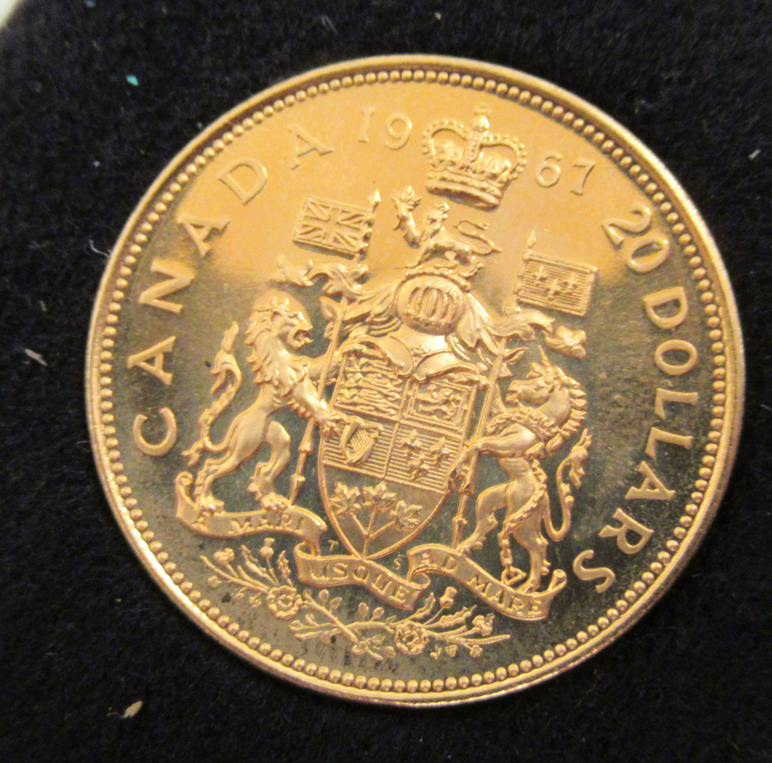A Royal Canadian Mint 1967 seven coin set: to include a 20 dollar piece 11 - Image 2 of 5