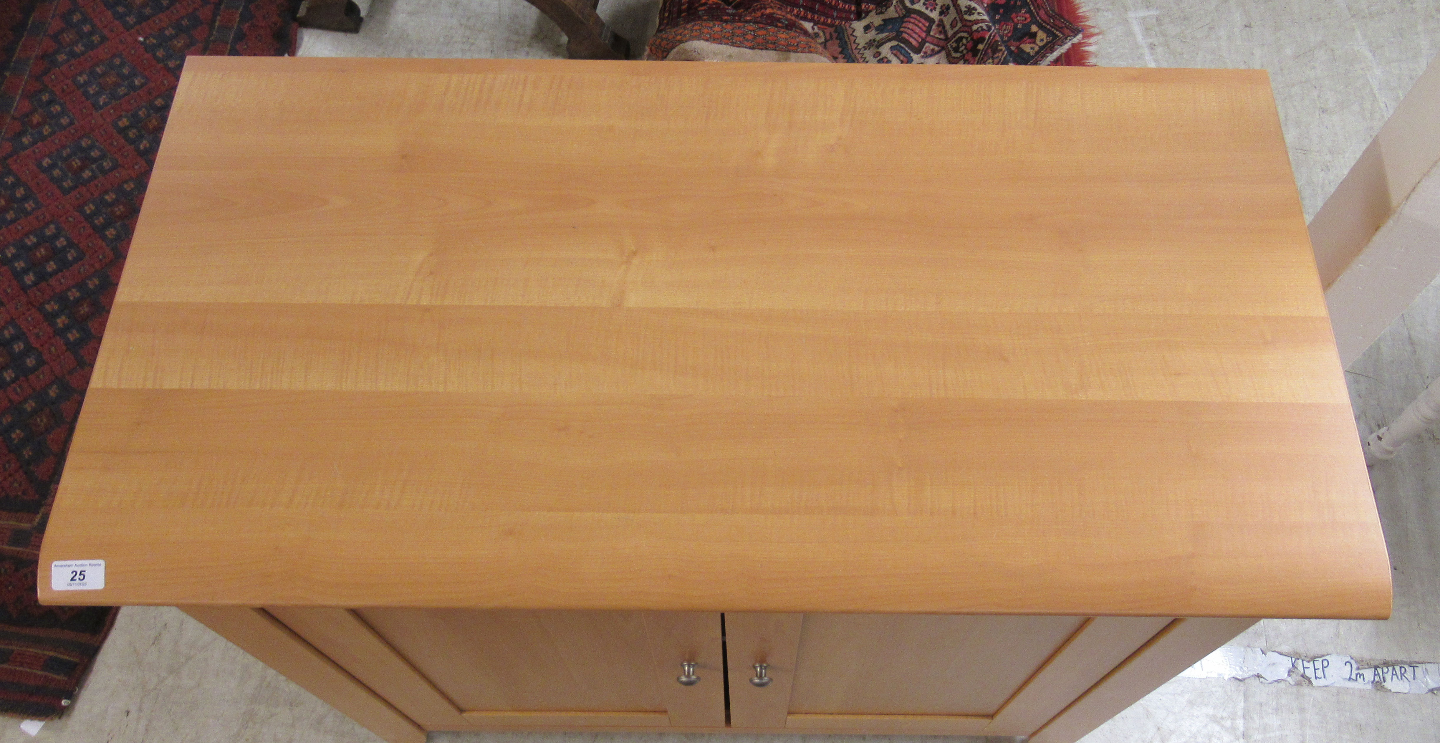 A modern beech cupboard with a pair of doors, enclosing a shelf, - Image 3 of 4