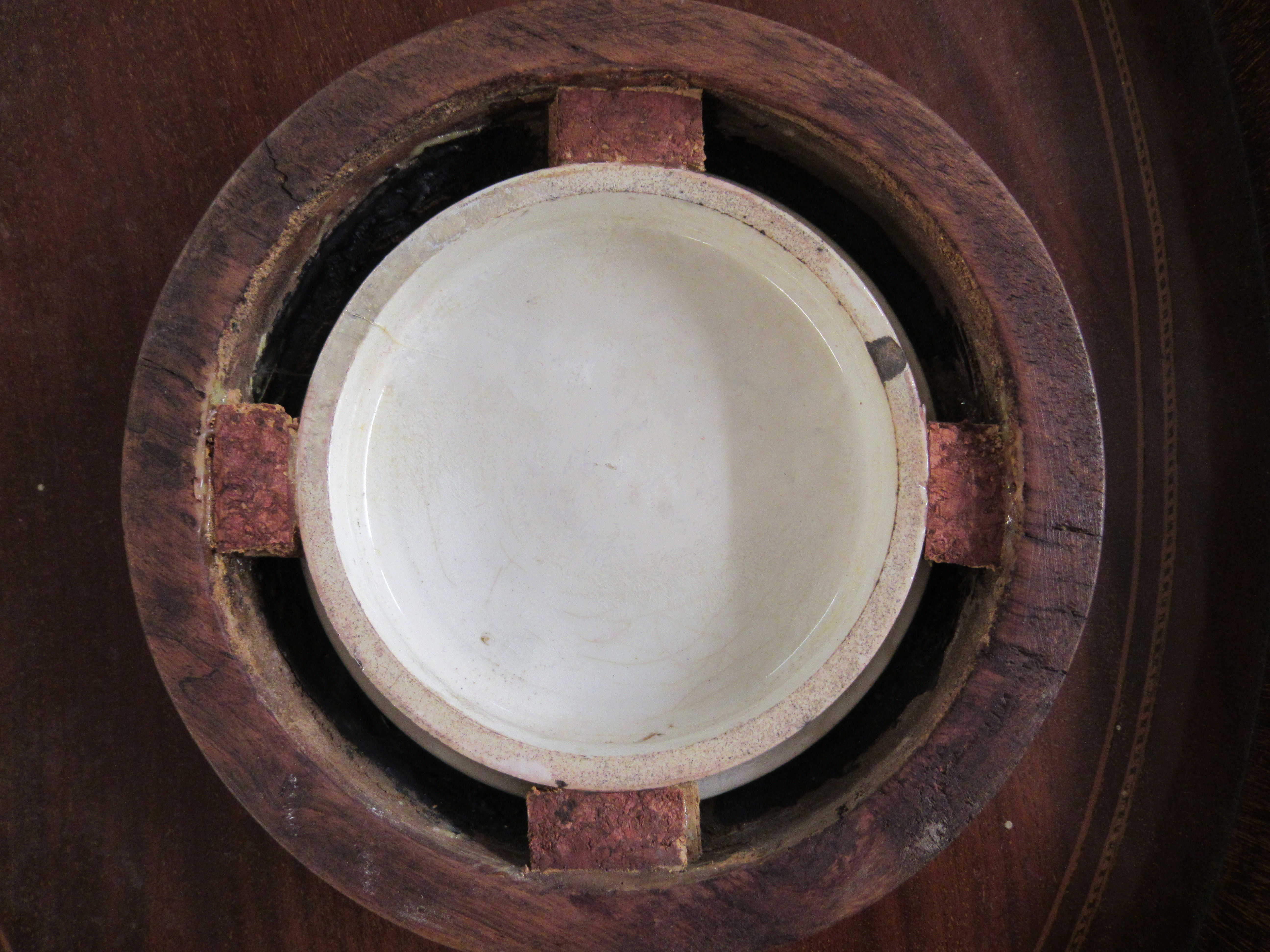 A mixed lot: to include a late 19thC Prattware pot lid 5''dia; an Edwardian string inlaid, - Bild 3 aus 5