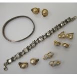 Costume jewellery: to include clip-on earrings OS10