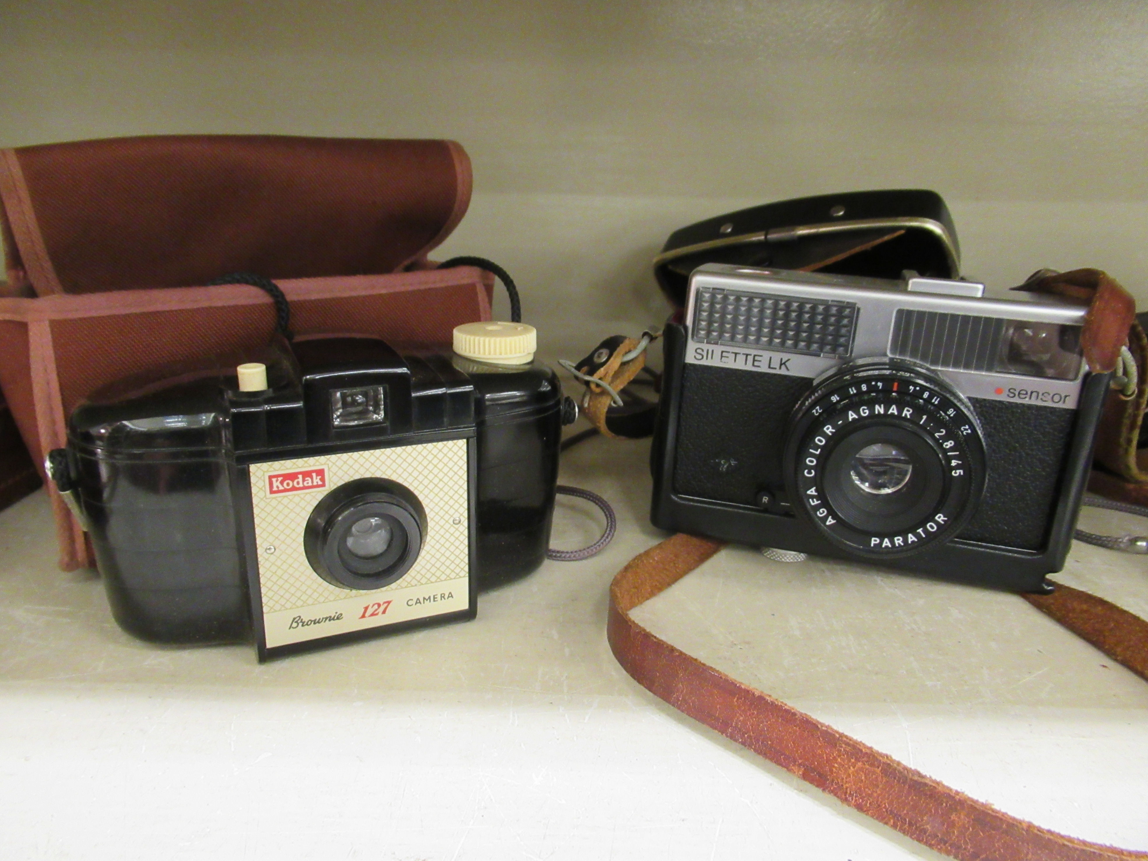 Photographic equipment: to include a Kodak Retinette 1A 35mm camera OS9 - Image 3 of 4