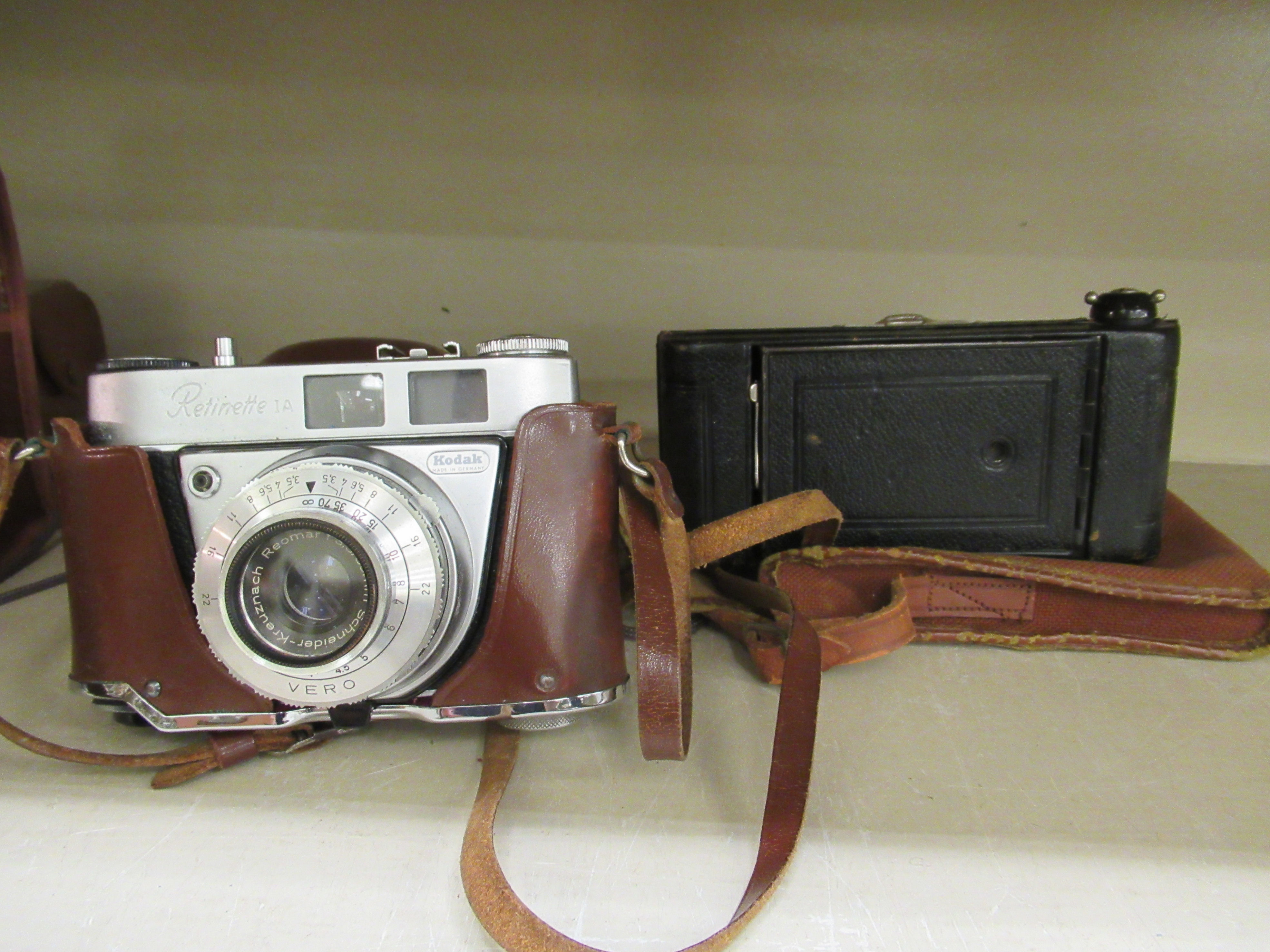 Photographic equipment: to include a Kodak Retinette 1A 35mm camera OS9 - Image 2 of 4