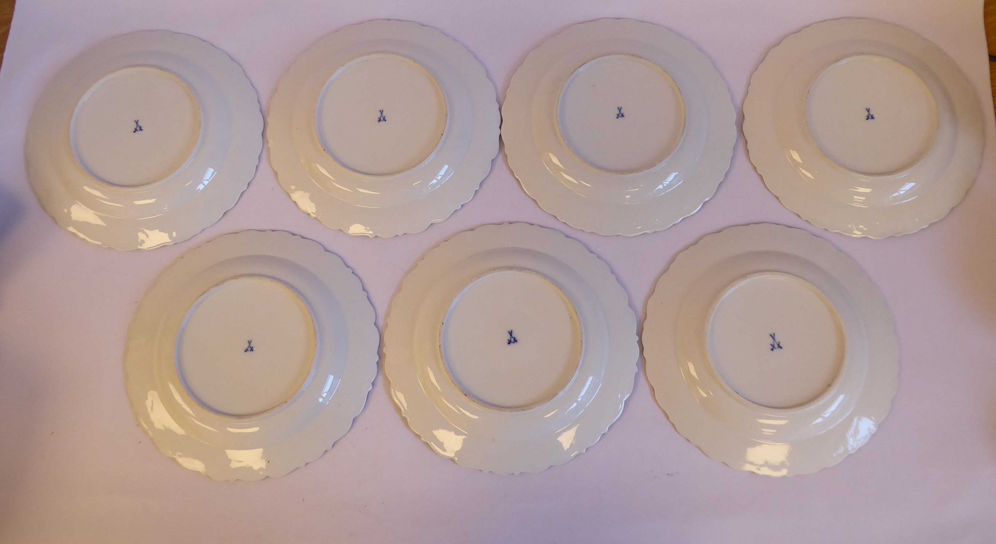 A set of seven late 19th/early 20thC Meissen porcelain wavy edged plates, - Image 5 of 6