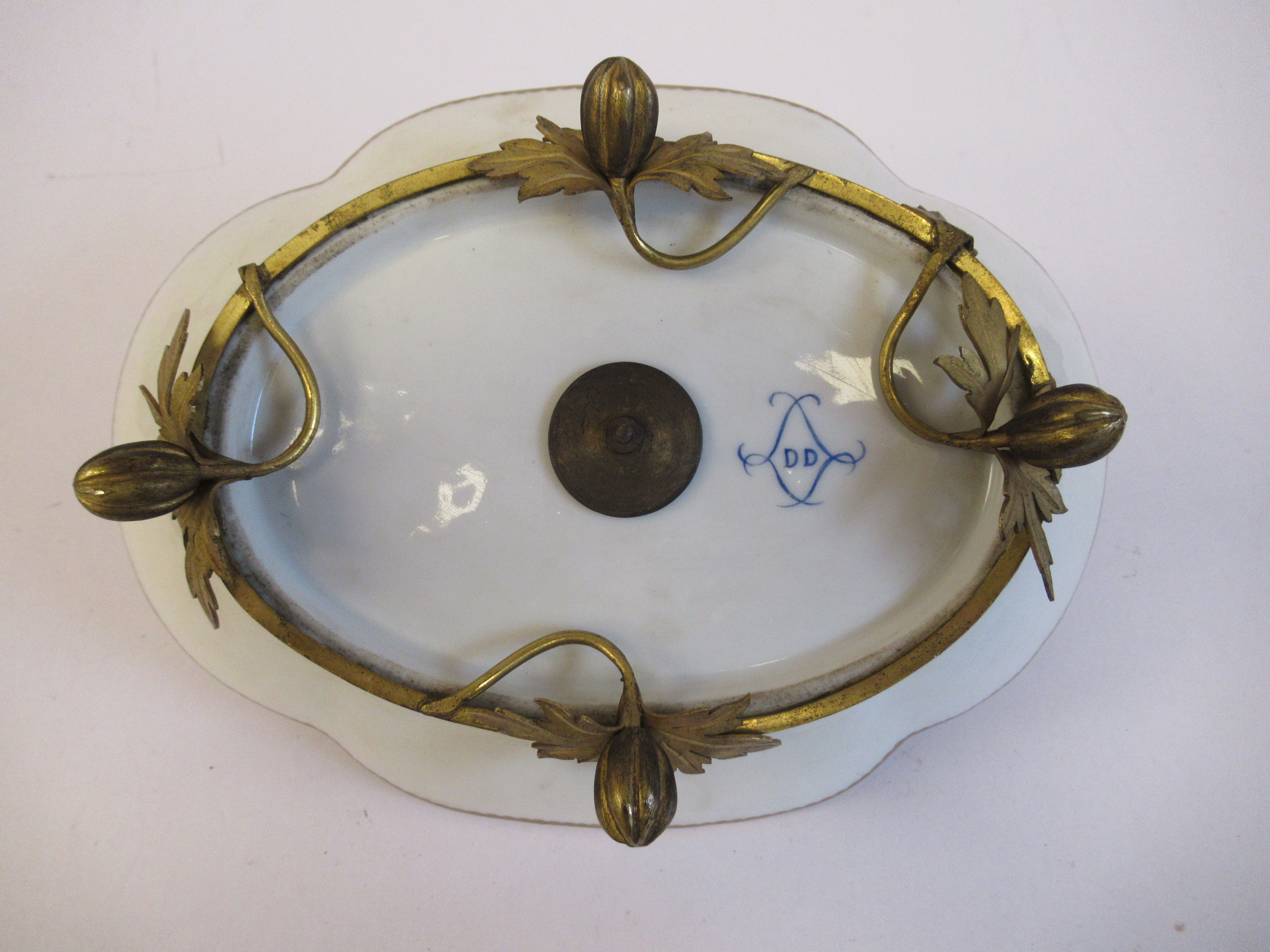 A 19thC Continental gilt metal mounted porcelain inkstand, attached to a lobed, oval saucer, - Image 7 of 8