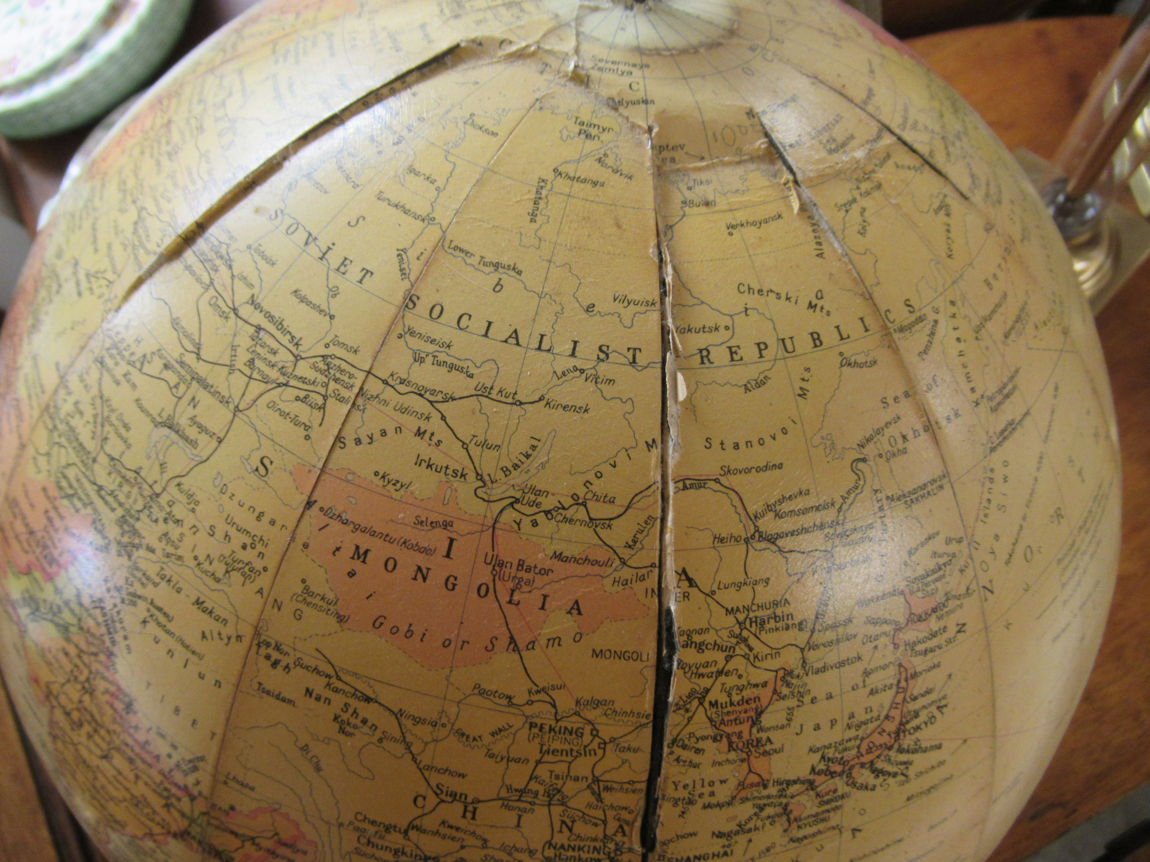 A Phillips Challenge 16''dia globe on 1:37,500,000 scale, - Image 3 of 3