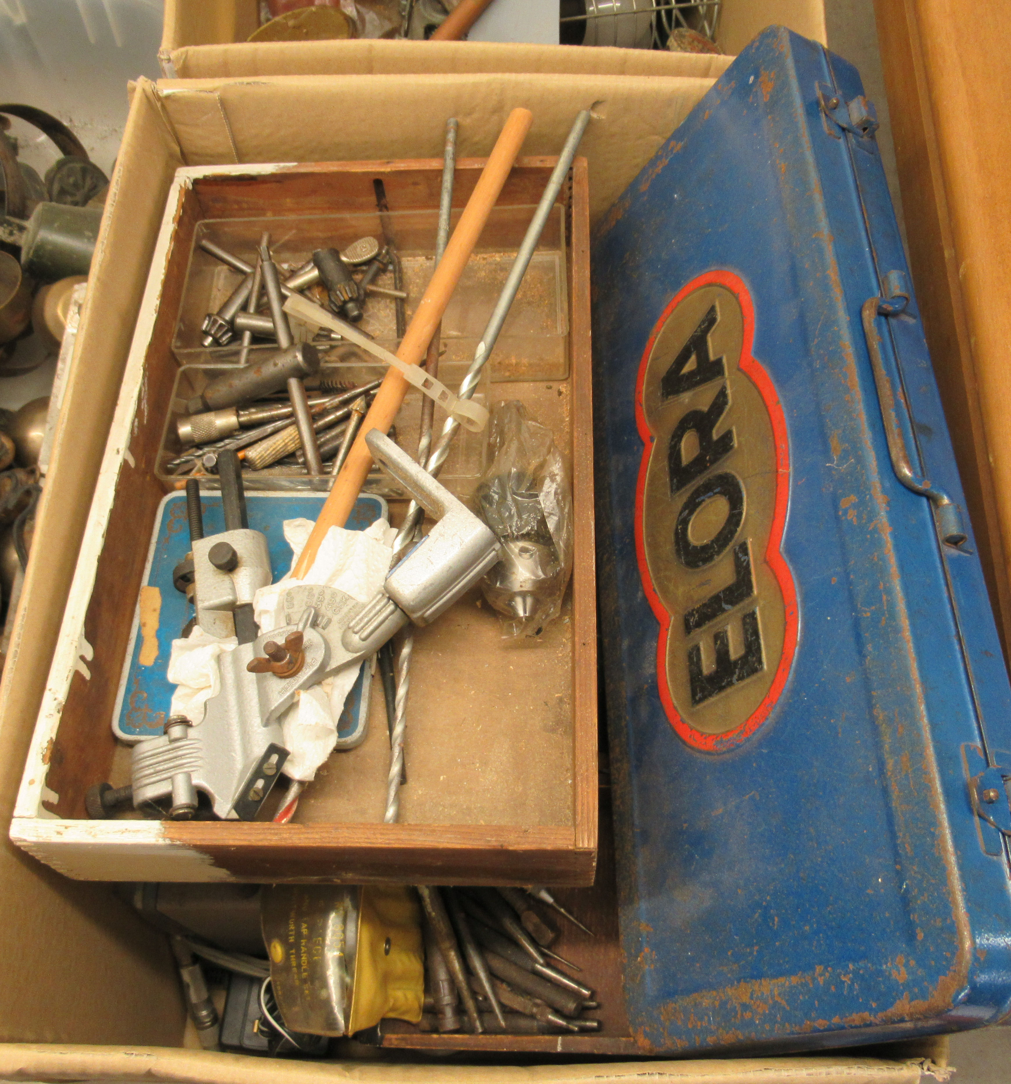 A miscellany of handtools, drill bits, - Image 2 of 7