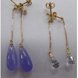 Two pairs of 9ct gold drop earrings 11