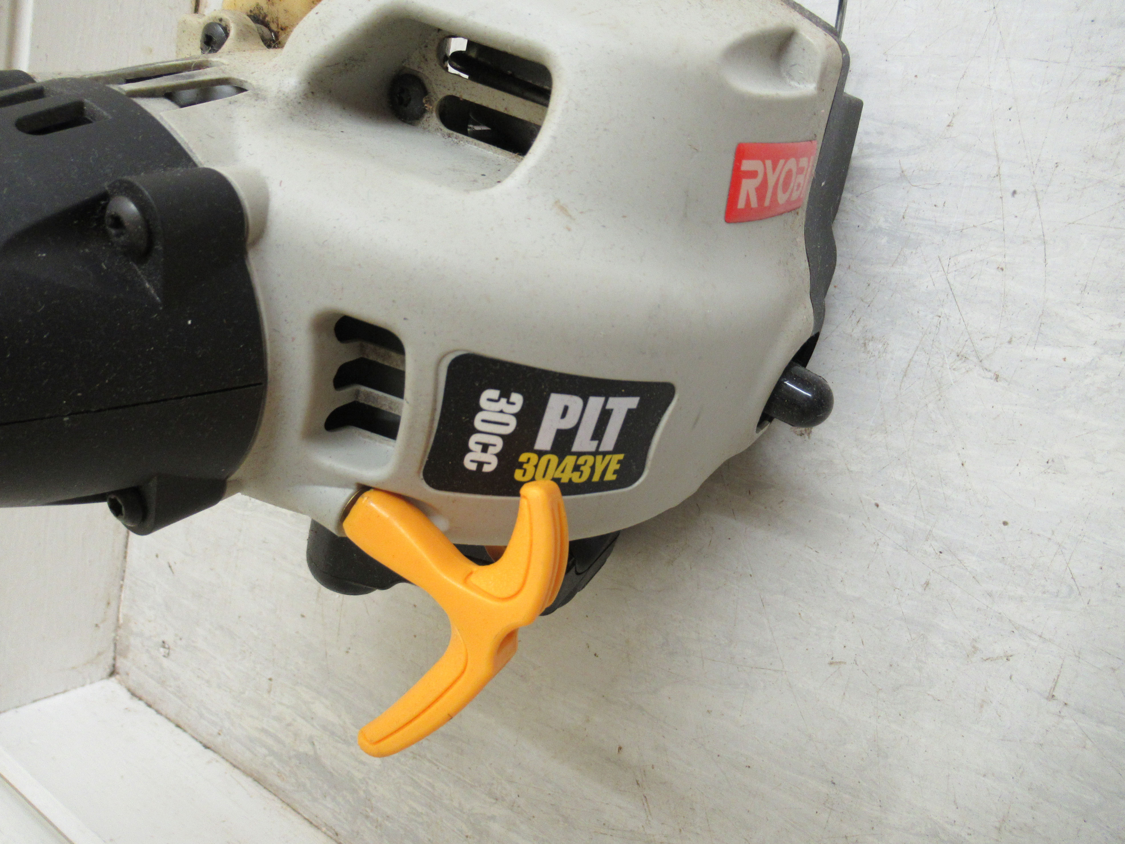 A Ryobi 30cc PLT 3043ye post strimmer BSR - Image 3 of 3