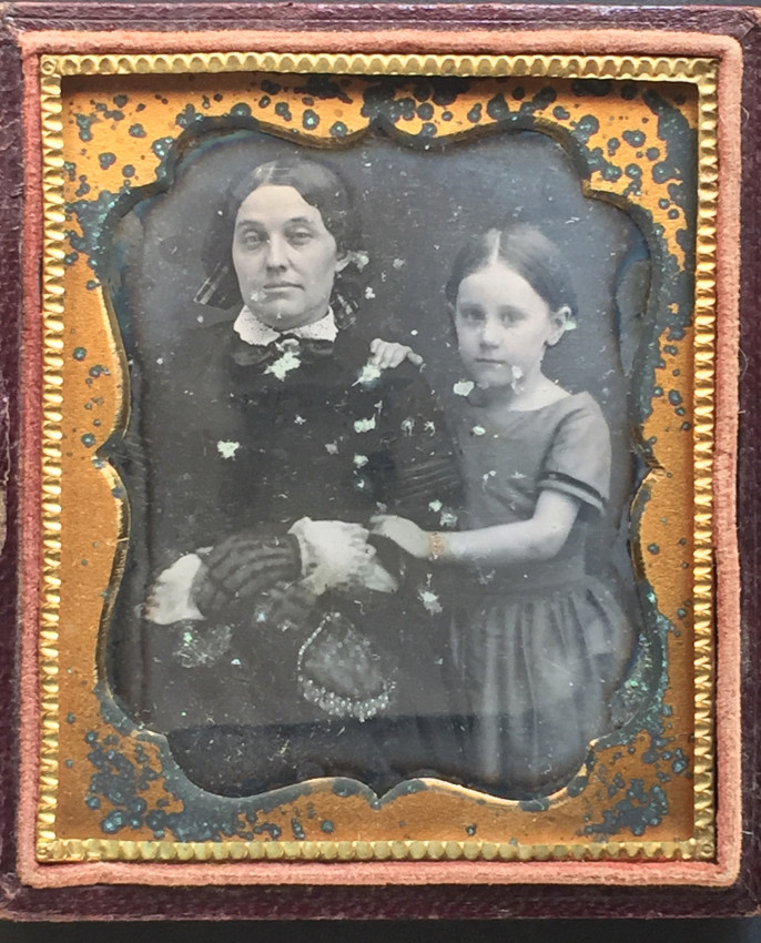 [ANONYMOUS] Double portrait of mother and child and child aloneNice images of mother and child, - Image 3 of 4