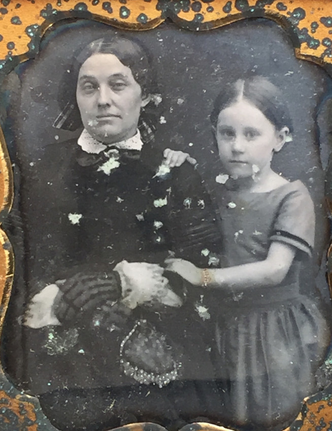 [ANONYMOUS] Double portrait of mother and child and child aloneNice images of mother and child, - Image 4 of 4