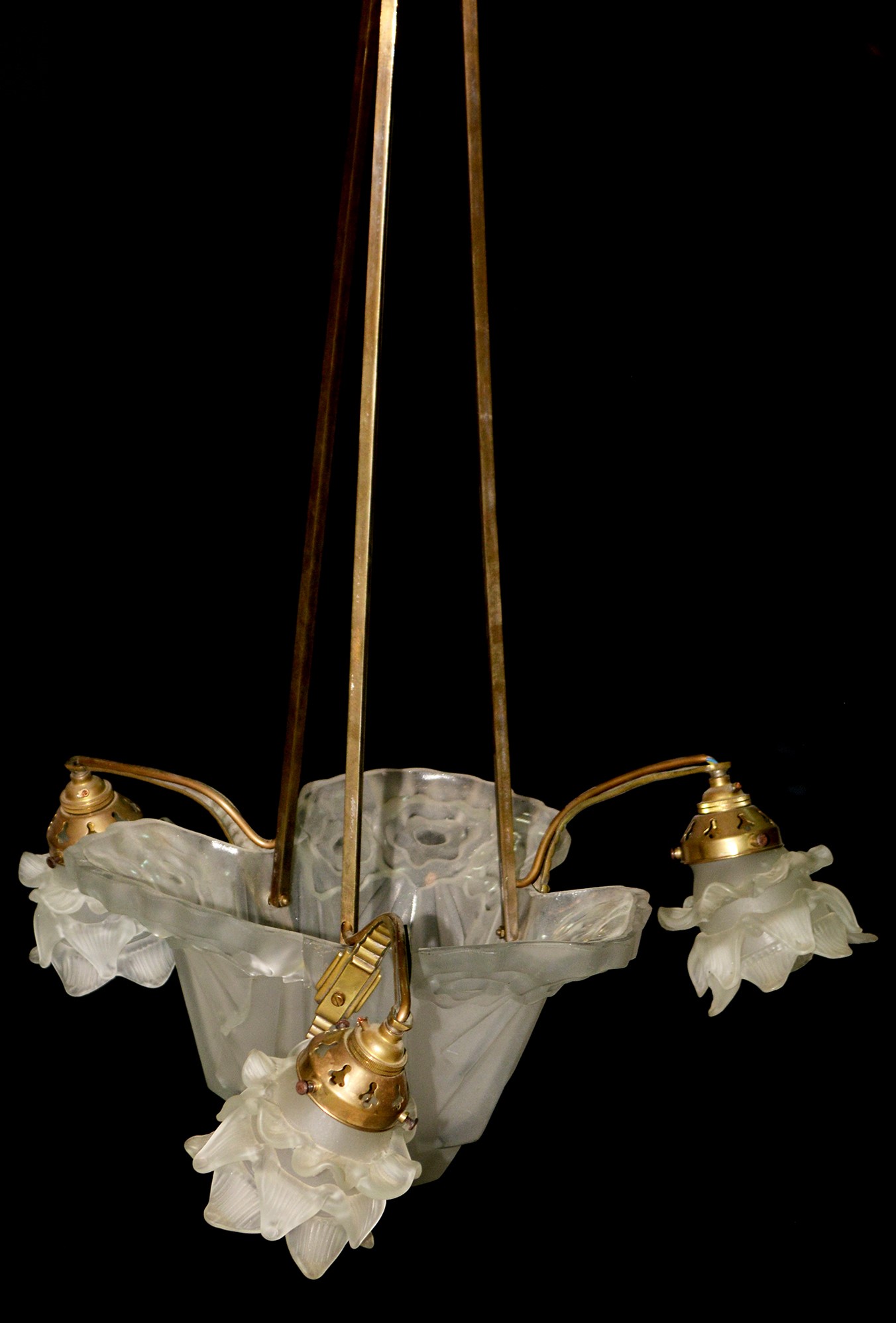 Art Deco style frosted glass light fitting.