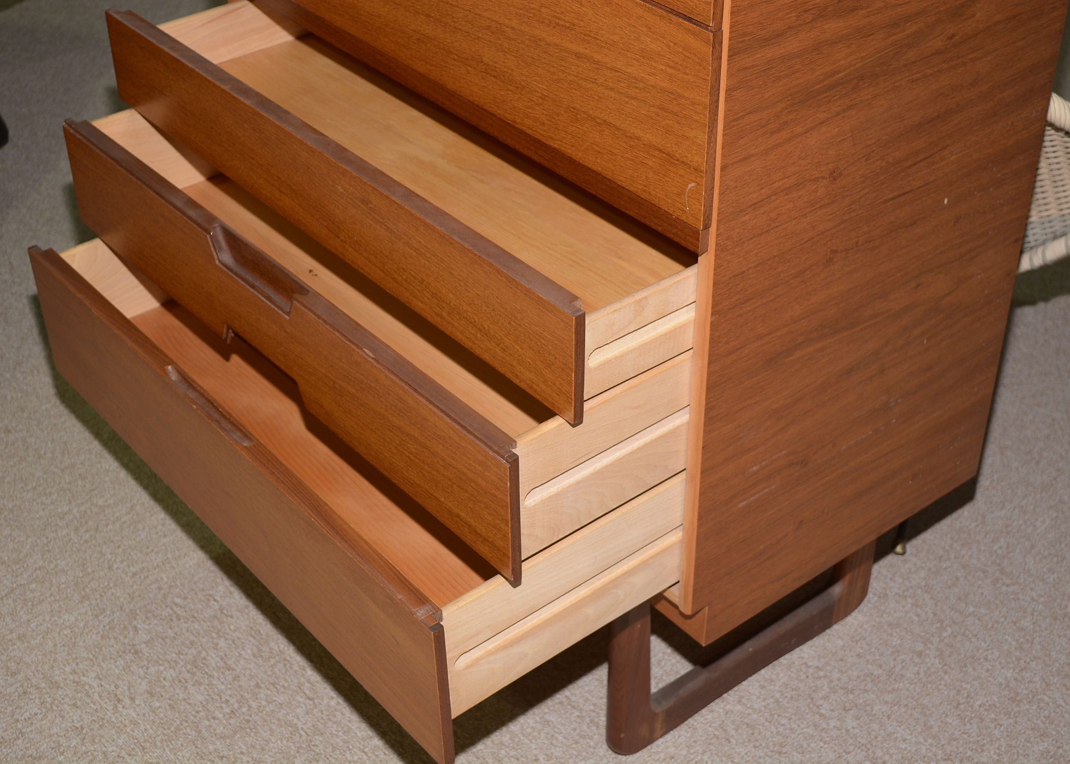 A Uniflex teak chest - Image 6 of 8