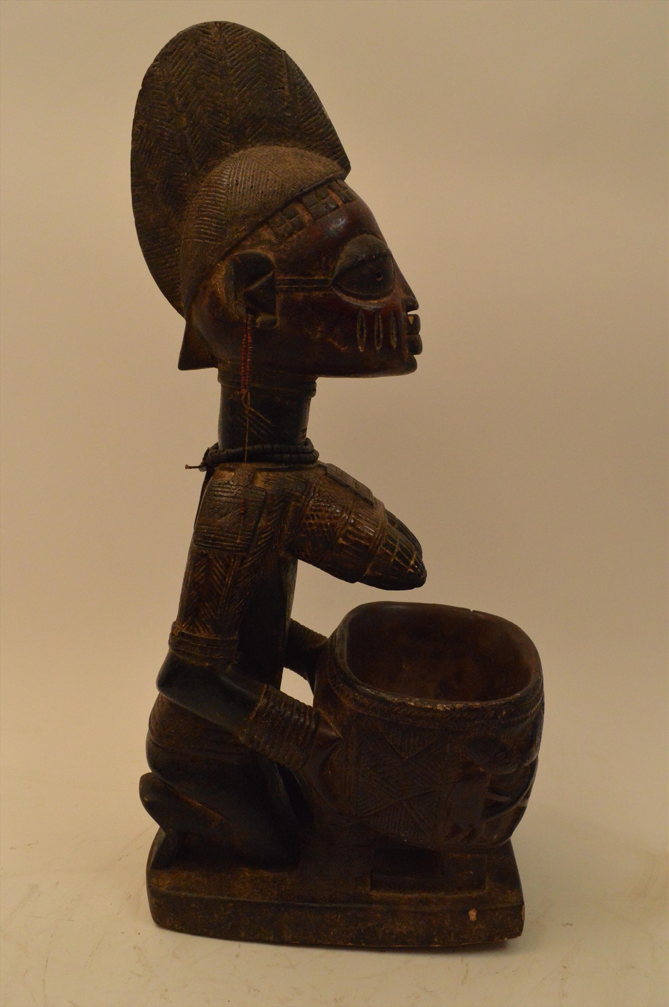 Yoruba figure - Image 6 of 6