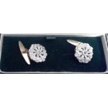 A pair of cufflinks