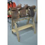 Saddle stand