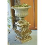 Garden urn