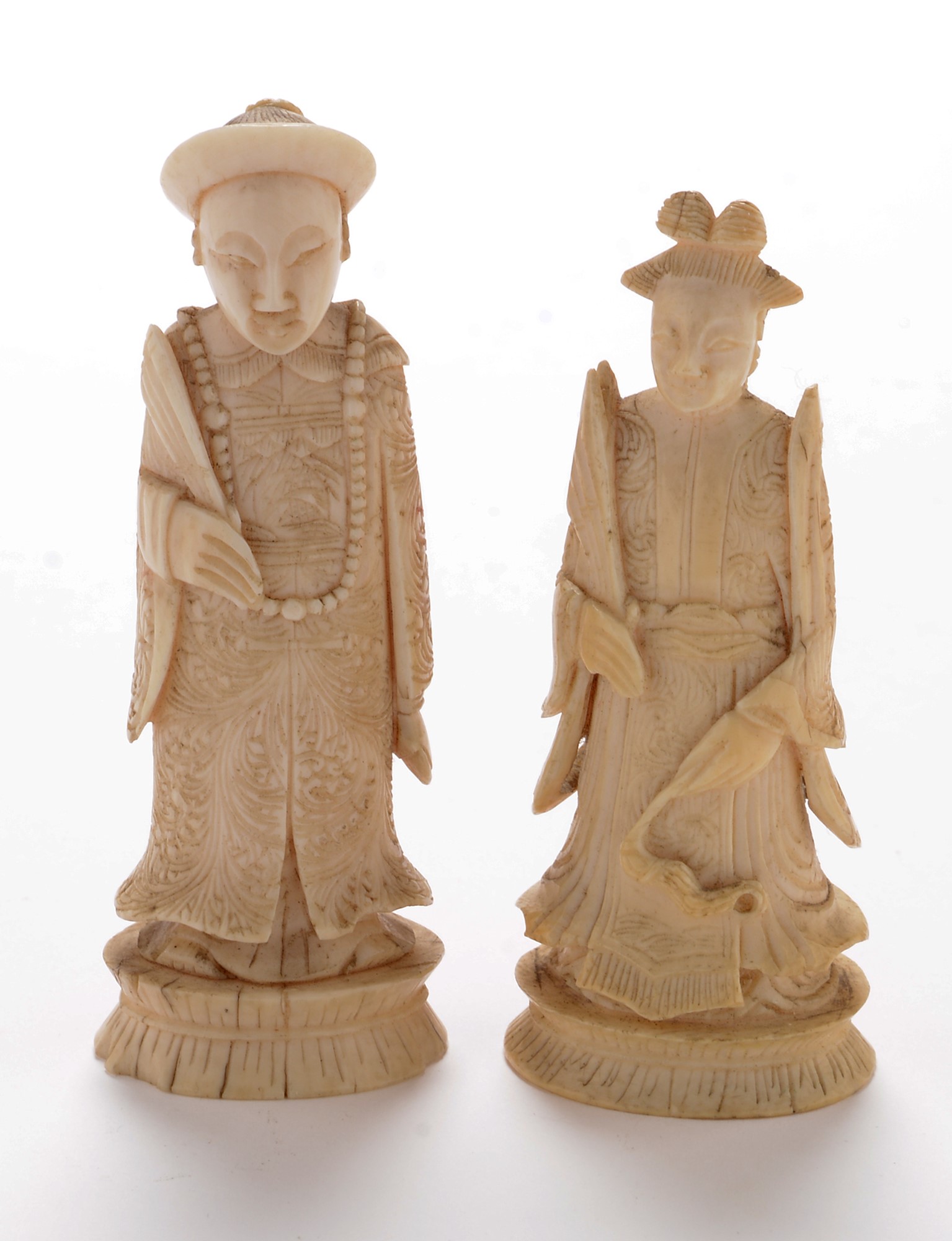 Two Canton ivory chess pieces; small Chinese ivory box; and a netsuke. - Image 8 of 18