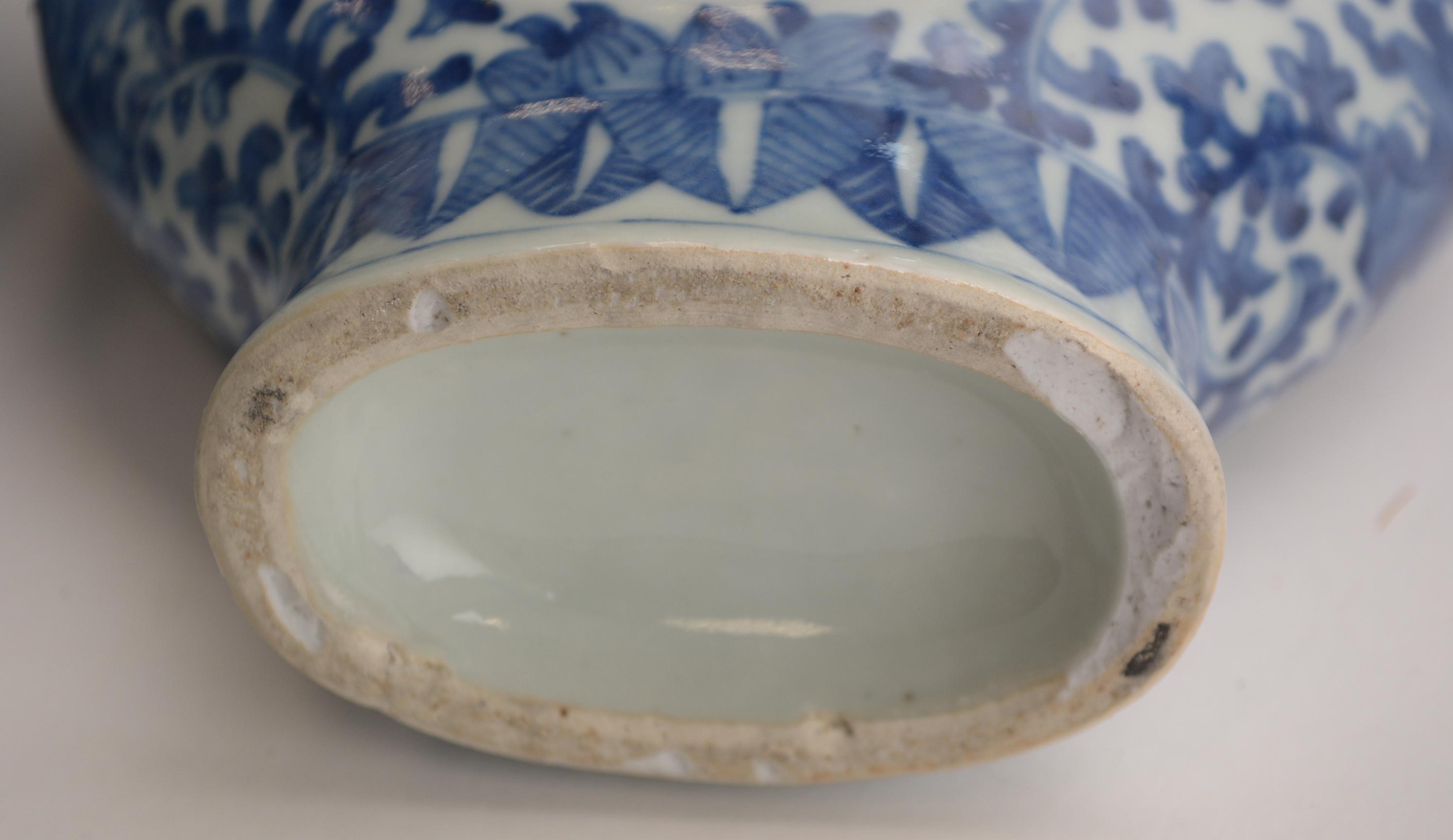 Pair of Chinese blue and white moon flask vases - Image 6 of 10