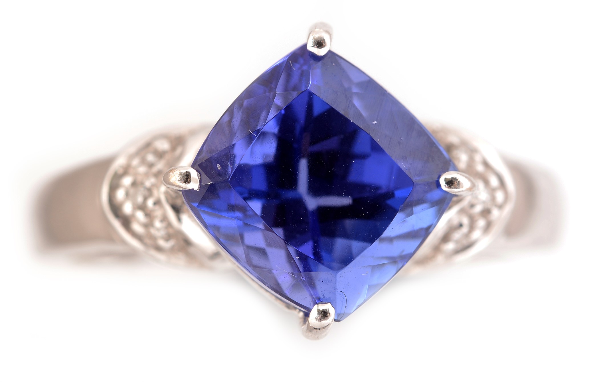 Tanzanite and diamond ring