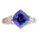 Tanzanite and diamond ring