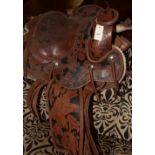 Horse trail saddle