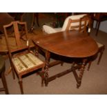 Early 20th Century oak drop leaf table,