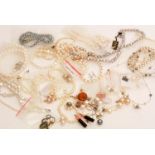 :Cultured pearl jewellery