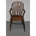 Late 19th Century elm wheel back Windsor chair