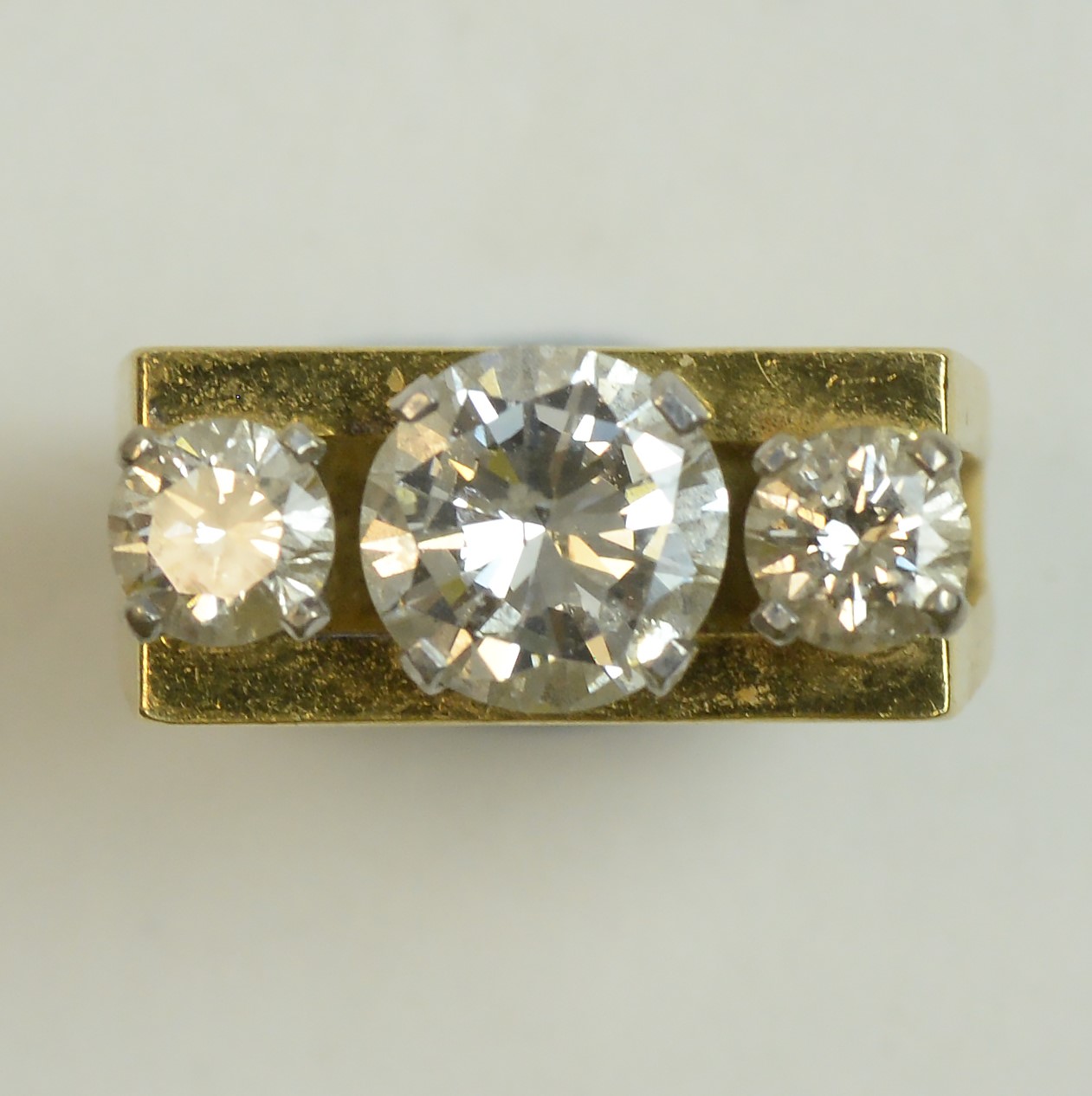 Three stone diamond ring - Image 3 of 4