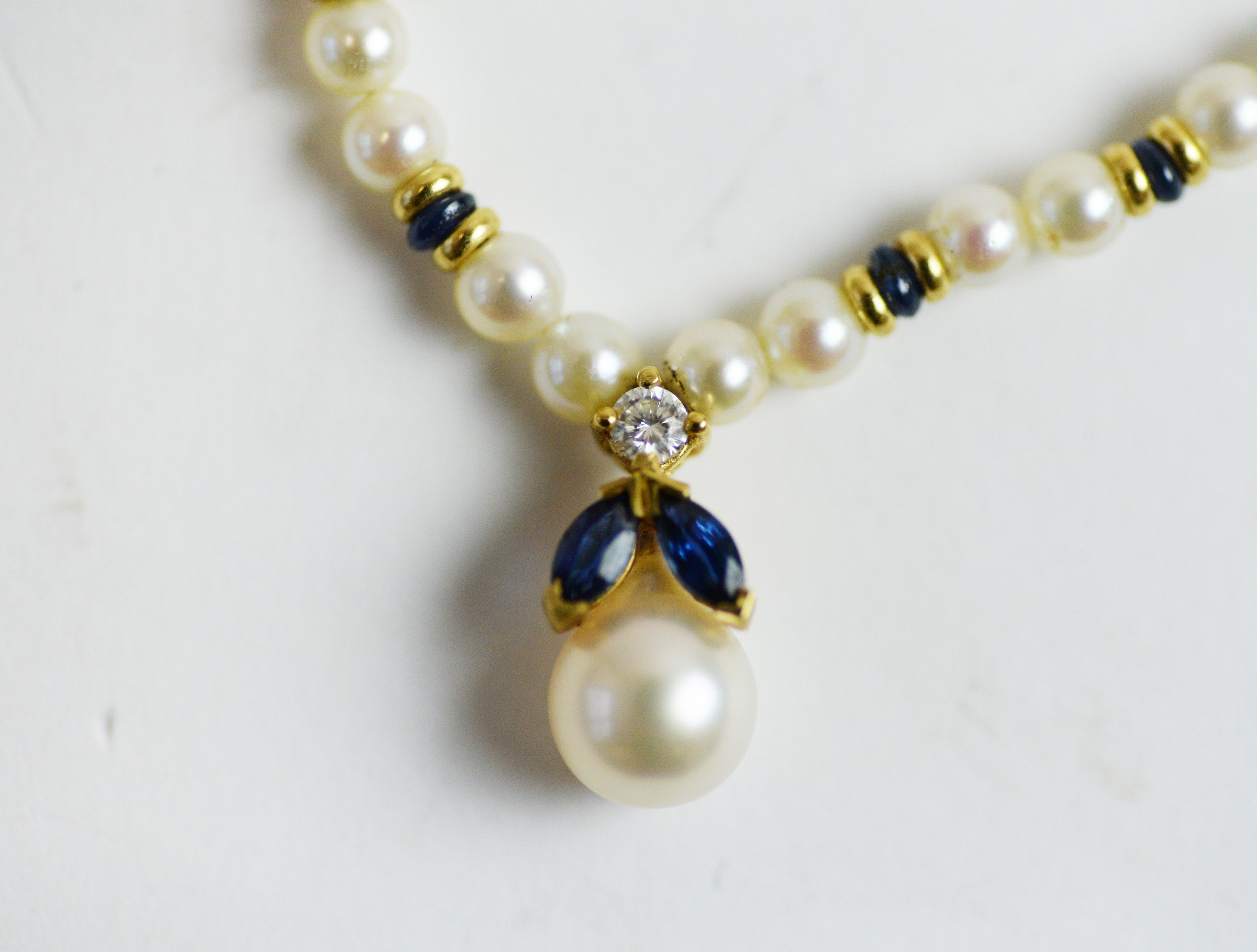 Pearl, diamond and sapphire necklace, bracelet and earrings - Image 2 of 6