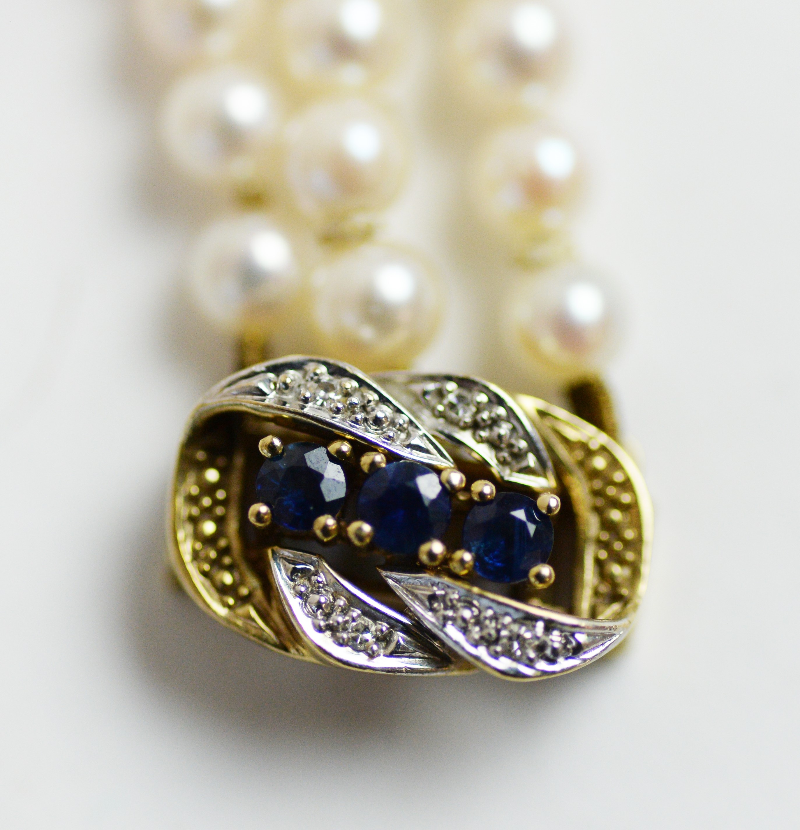 Pearl, diamond and sapphire necklace, bracelet and earrings - Image 4 of 6