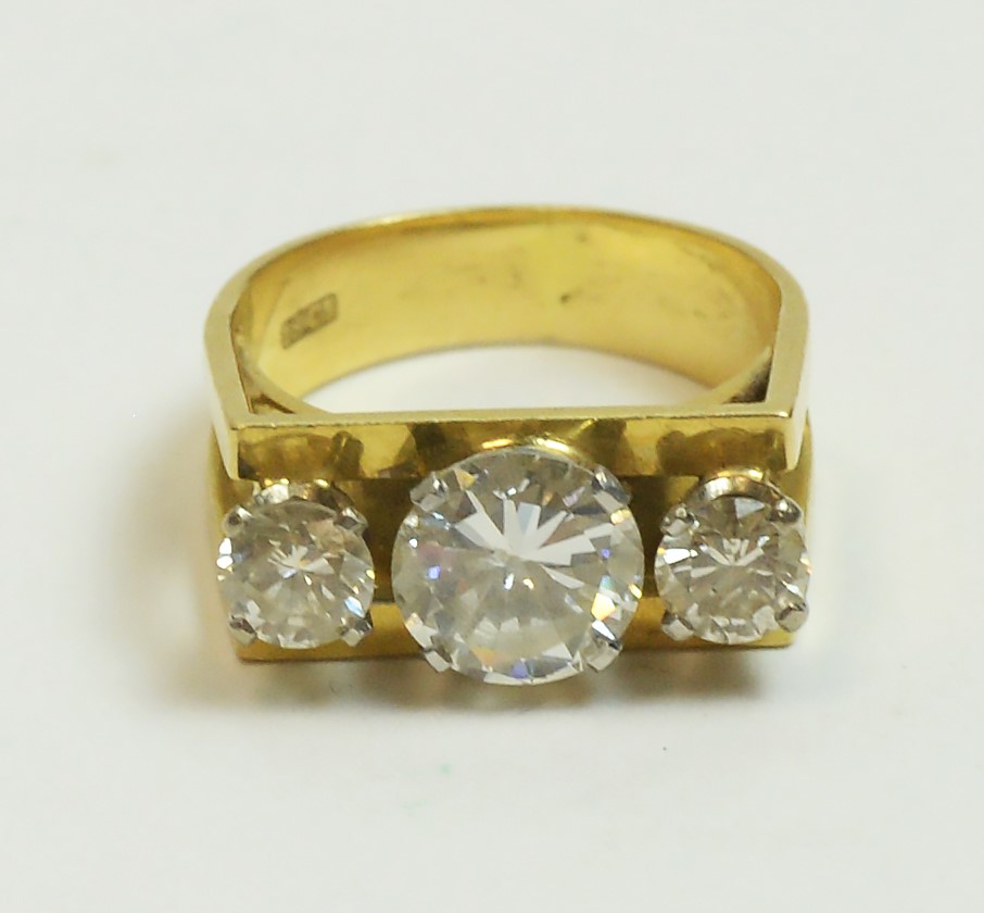 Three stone diamond ring - Image 2 of 4