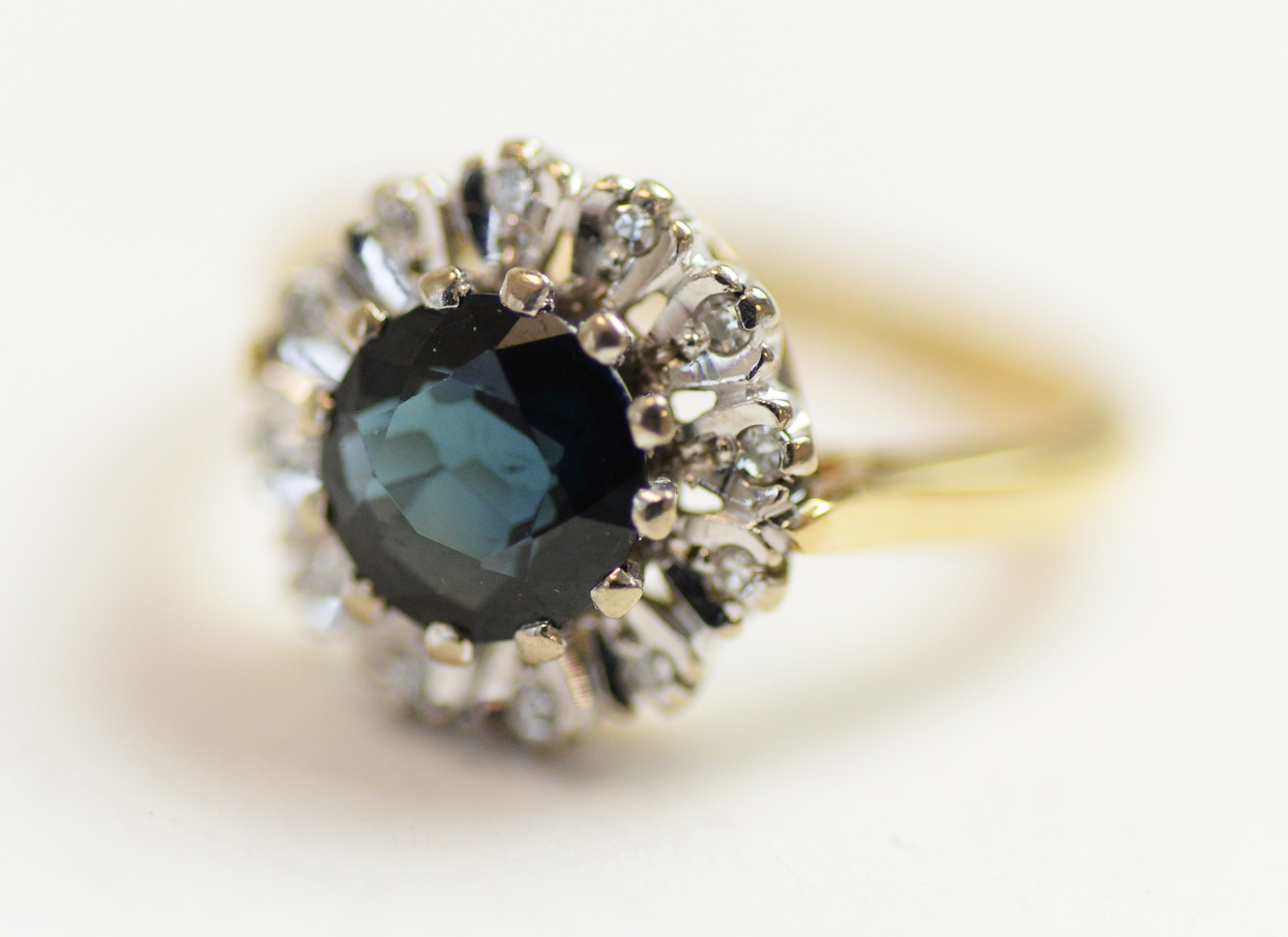 A sapphire and diamond cluster ring - Image 2 of 3