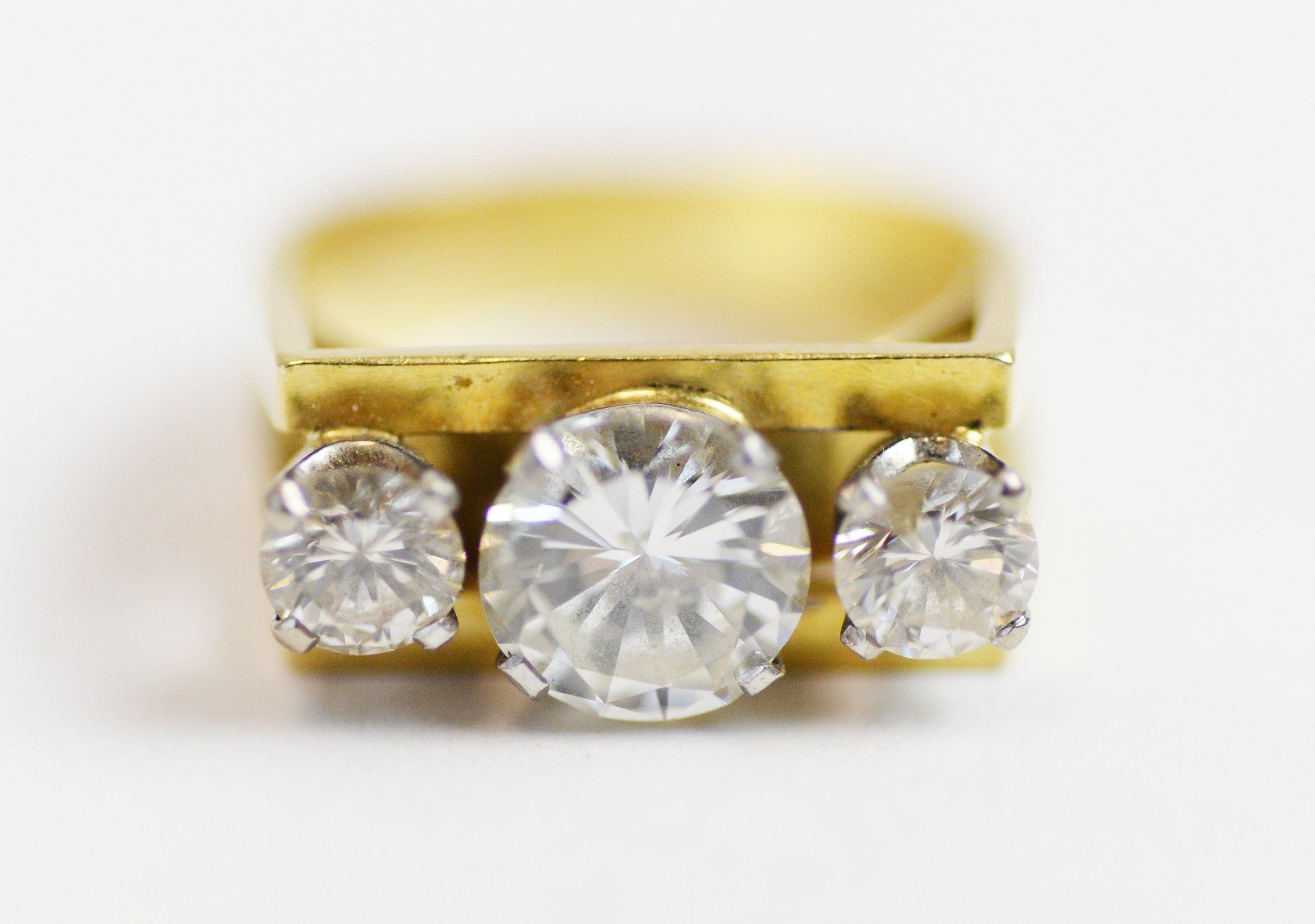 Three stone diamond ring - Image 4 of 4