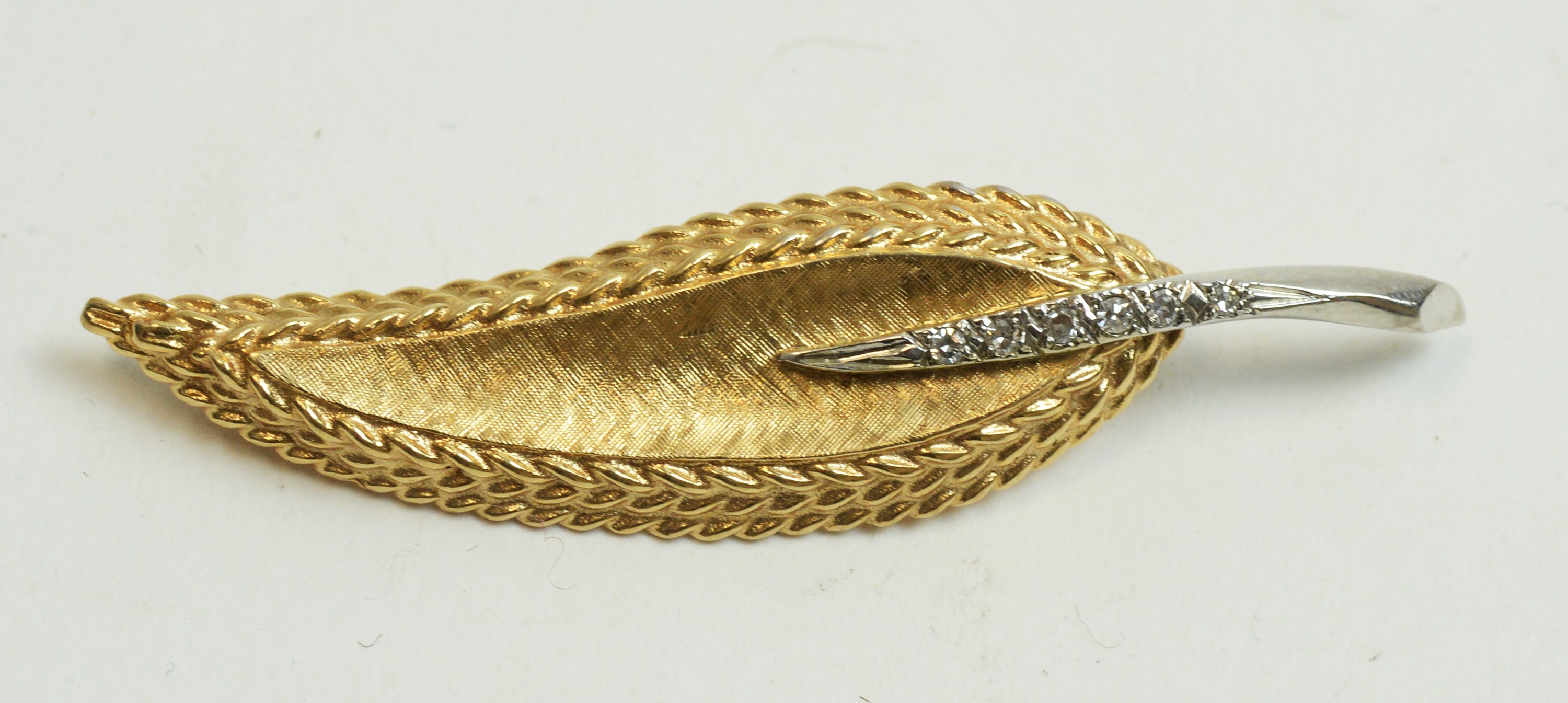 Diamond set 14ct gold leaf pattern brooch