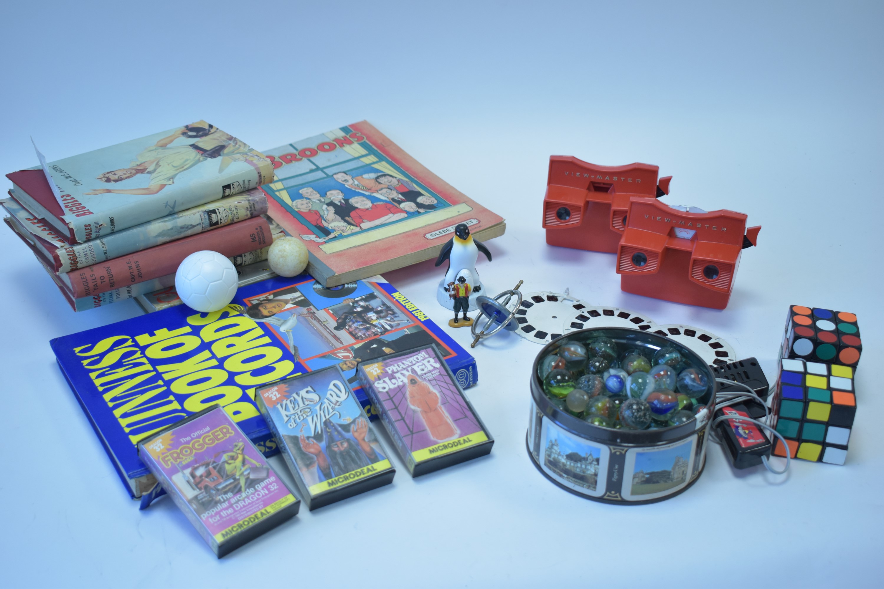 View-master; marbles etc.